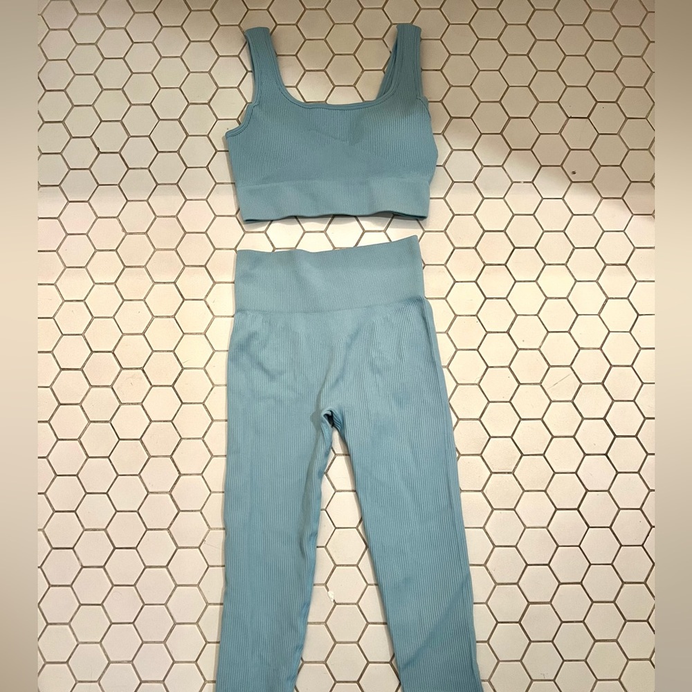Amazon workout set blue